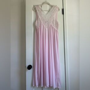 Vintage Miss Elaine Negligée